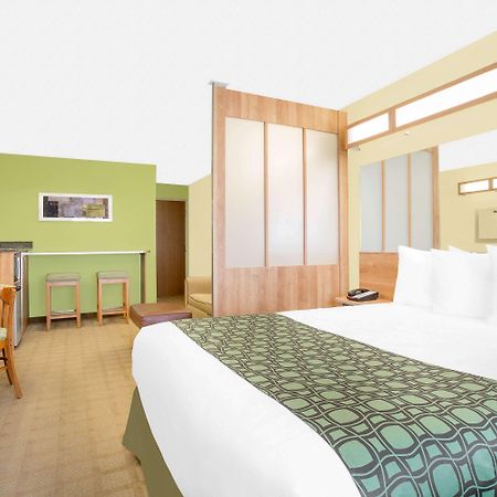 Microtel Inn & Suites By Wyndham Tuscumbia/Muscle Shoals Bagian luar foto