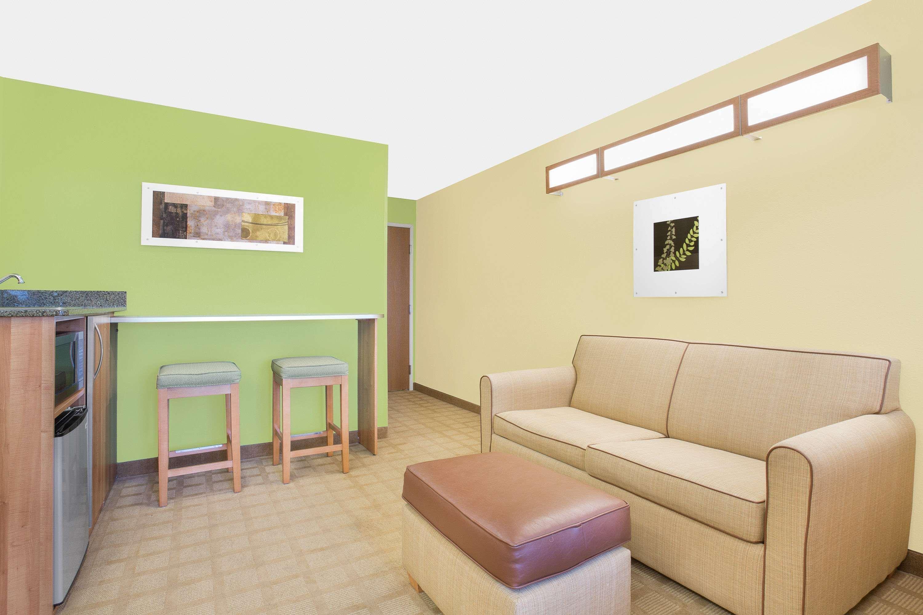 Microtel Inn & Suites By Wyndham Tuscumbia/Muscle Shoals Bagian luar foto