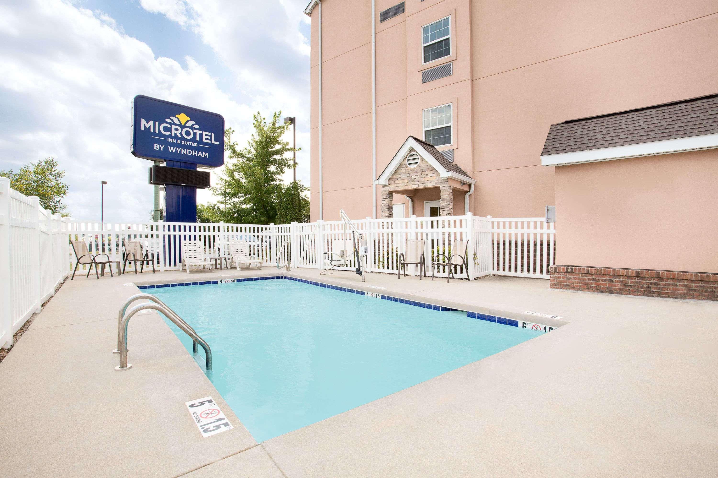 Microtel Inn & Suites By Wyndham Tuscumbia/Muscle Shoals Bagian luar foto